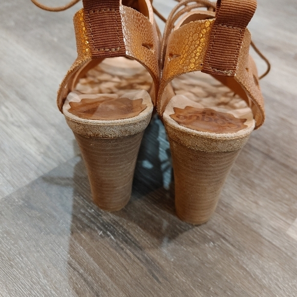 Anthropologie Coqueterra rose gold Gladiator heels size 36 - Picture 8 of 11